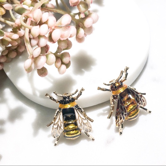 Petals & Handmade 🌿 Accessories - HOT TREND🔥Hello Bees Brooch Pin 🐝